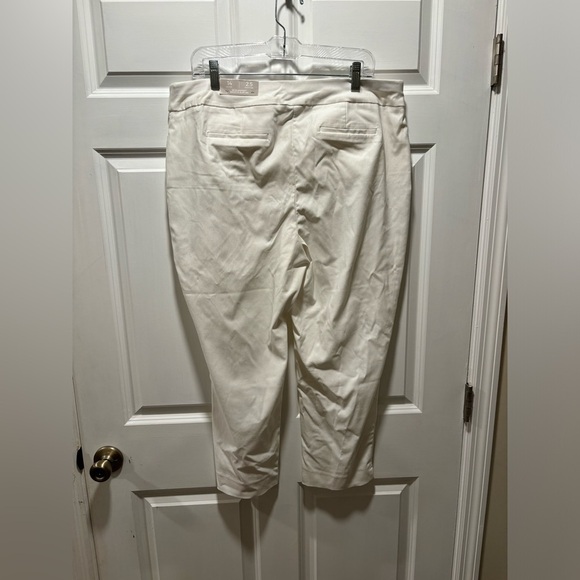 Chicos Slimming Technology Dress pants​​​​​​​​​​​​ - Picture 5 of 10